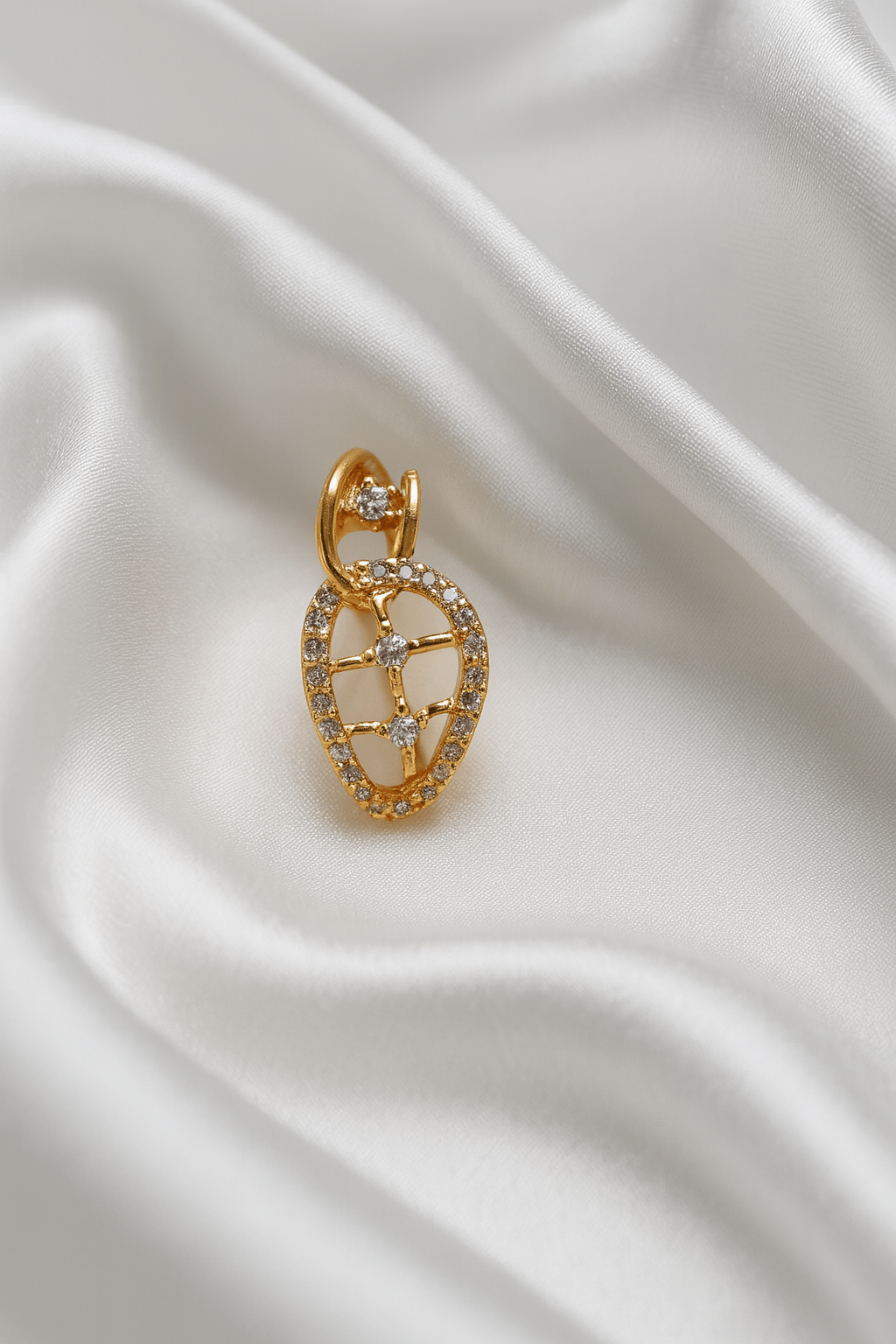 Infinity Grace – Gold Ring with Floating Diamonds - My Store