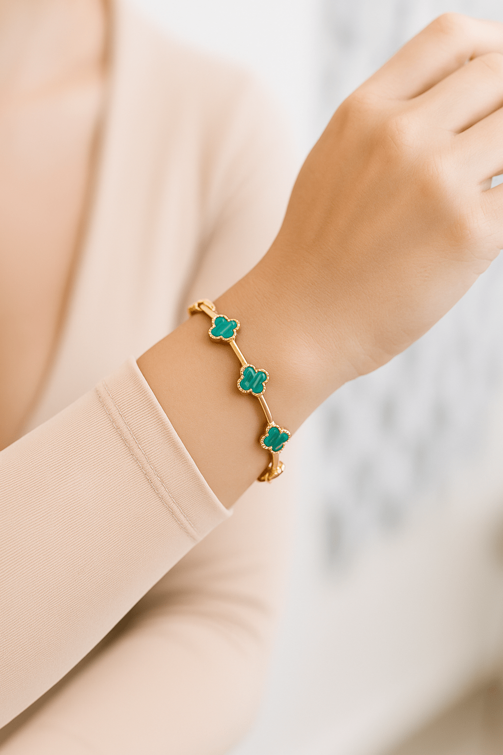 Emerald Aura Clover Cable Bracelet - My Store